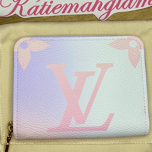 Sold - Picture 1 of 12